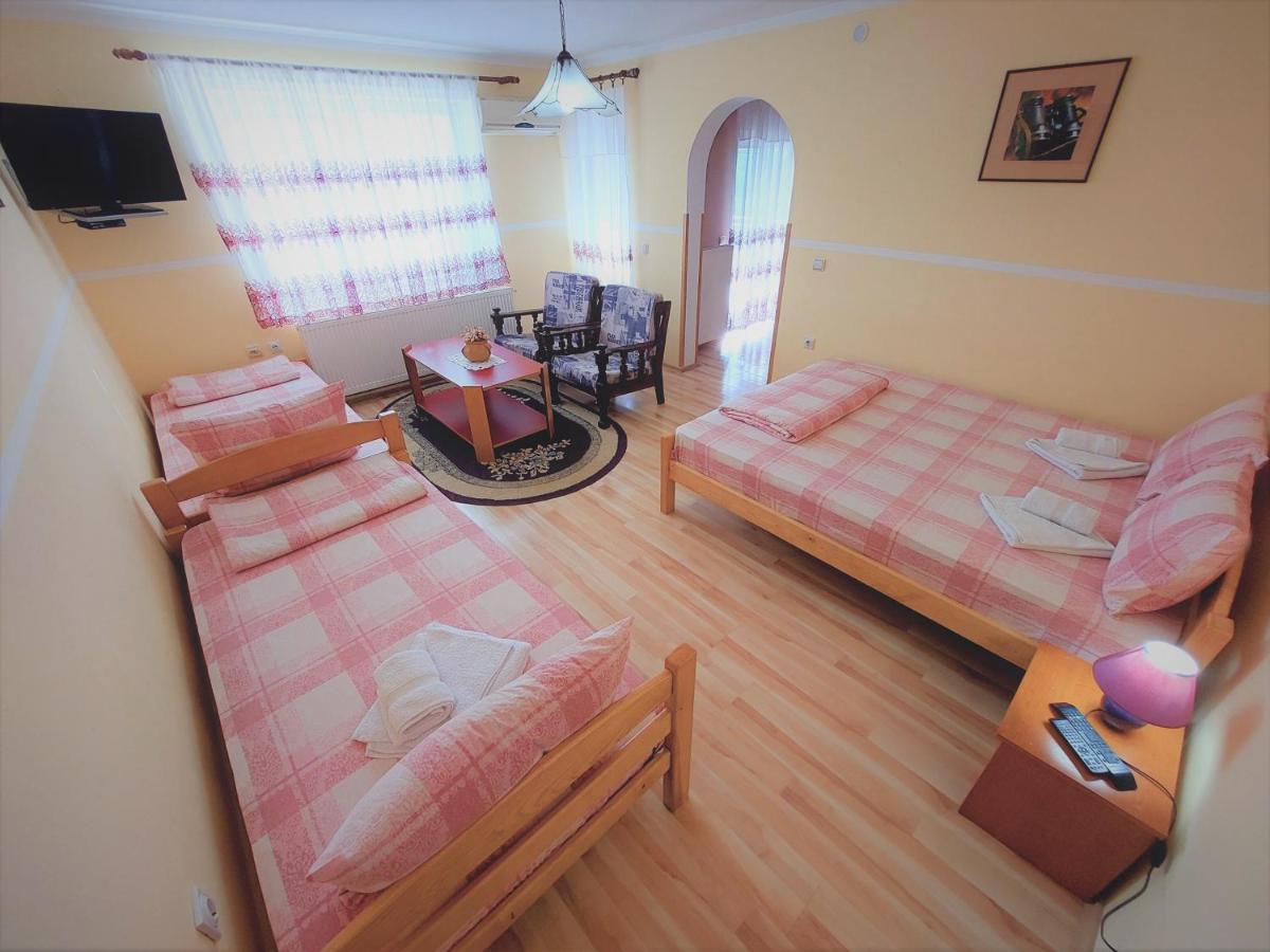 Apartments Nikolic ソコバニャ エクステリア 写真