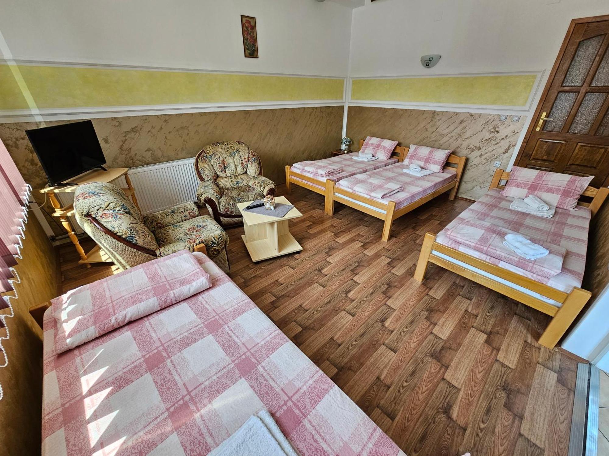 Apartments Nikolic ソコバニャ エクステリア 写真